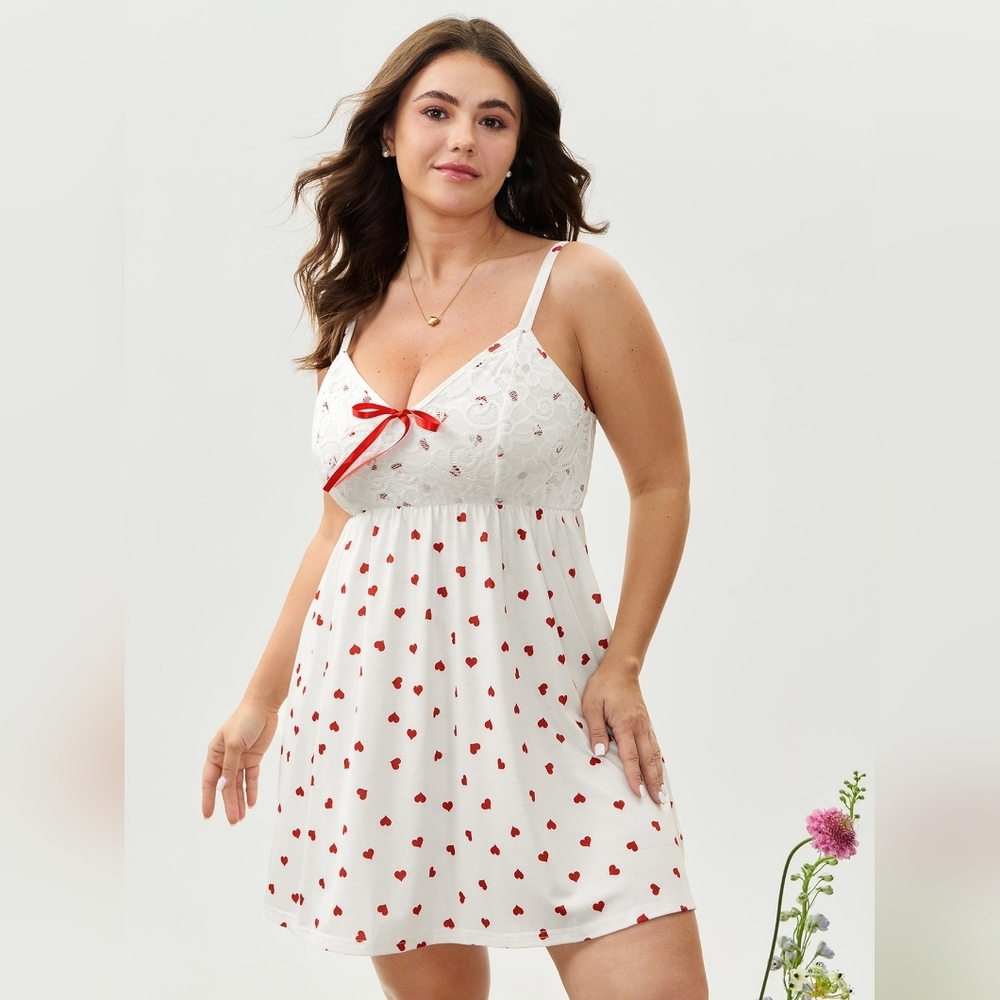 Women's White and Red Heart Print Nightgown